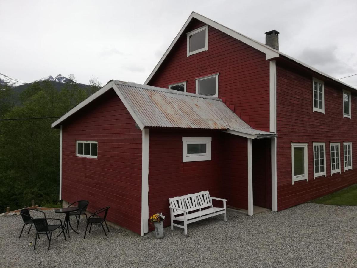 הוילה Isfjorden Mountain View House מראה חיצוני תמונה